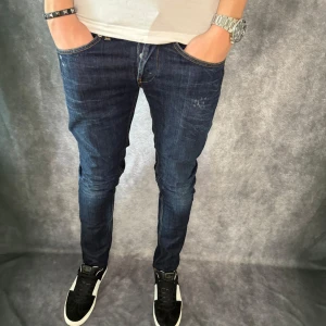 DONDUP GEORGE JEANS  - // Dondup George jeans | storlek w32, benlängd: 102cm, midjemått: 41cm | Nypris runt 4000 | Kontakta för fler frågor eller funderingar // Deluxecloset är