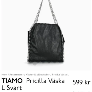 Tiamo väska  - Jättefin Tiamo väska strl L🥰 egna bilder skickas vid intresse. Säljes då den inte kommer till användning. Nypris: 599kr