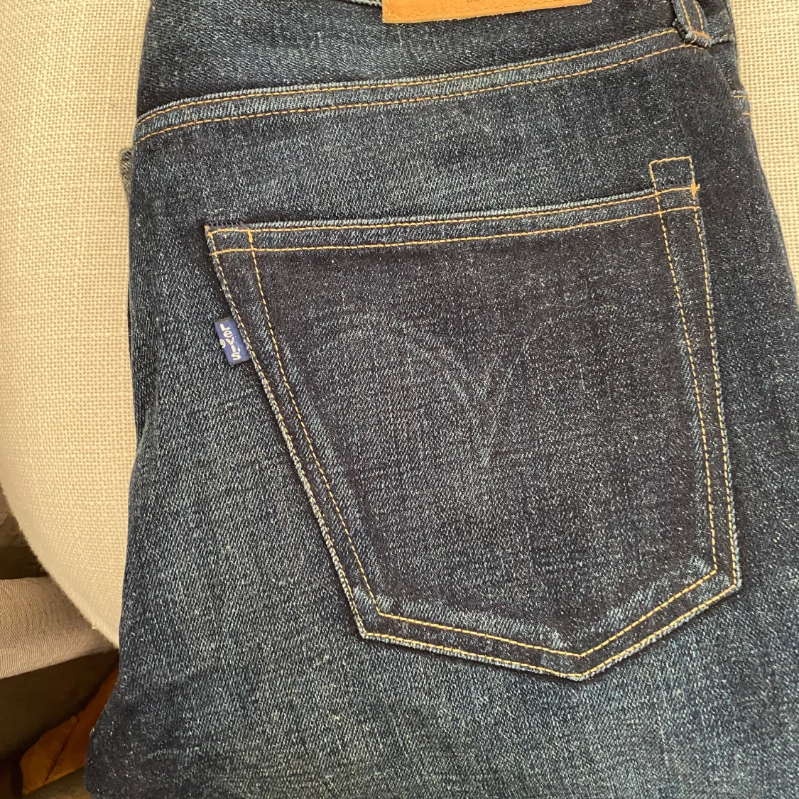 Mörkblå jeans från Levi's - 90