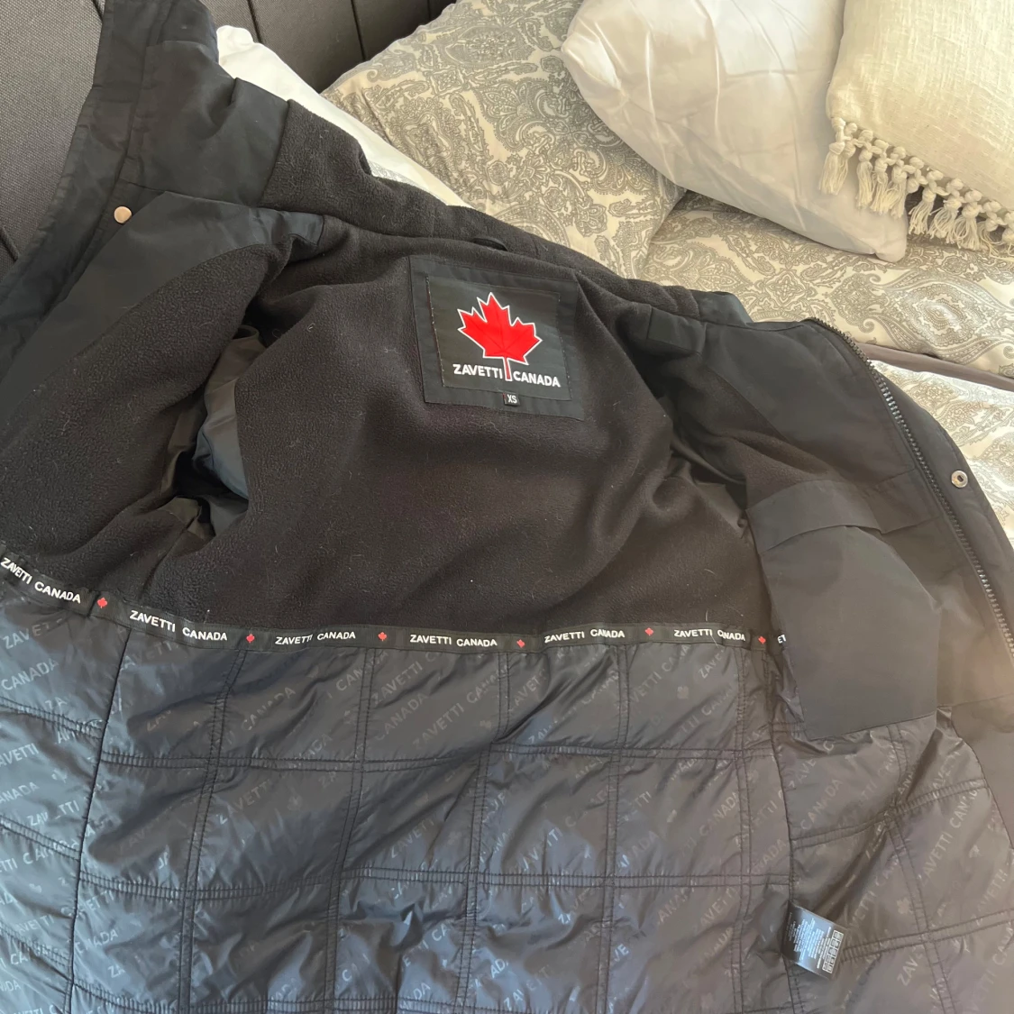 Svart dunjacka från Zavetti Canada - 92