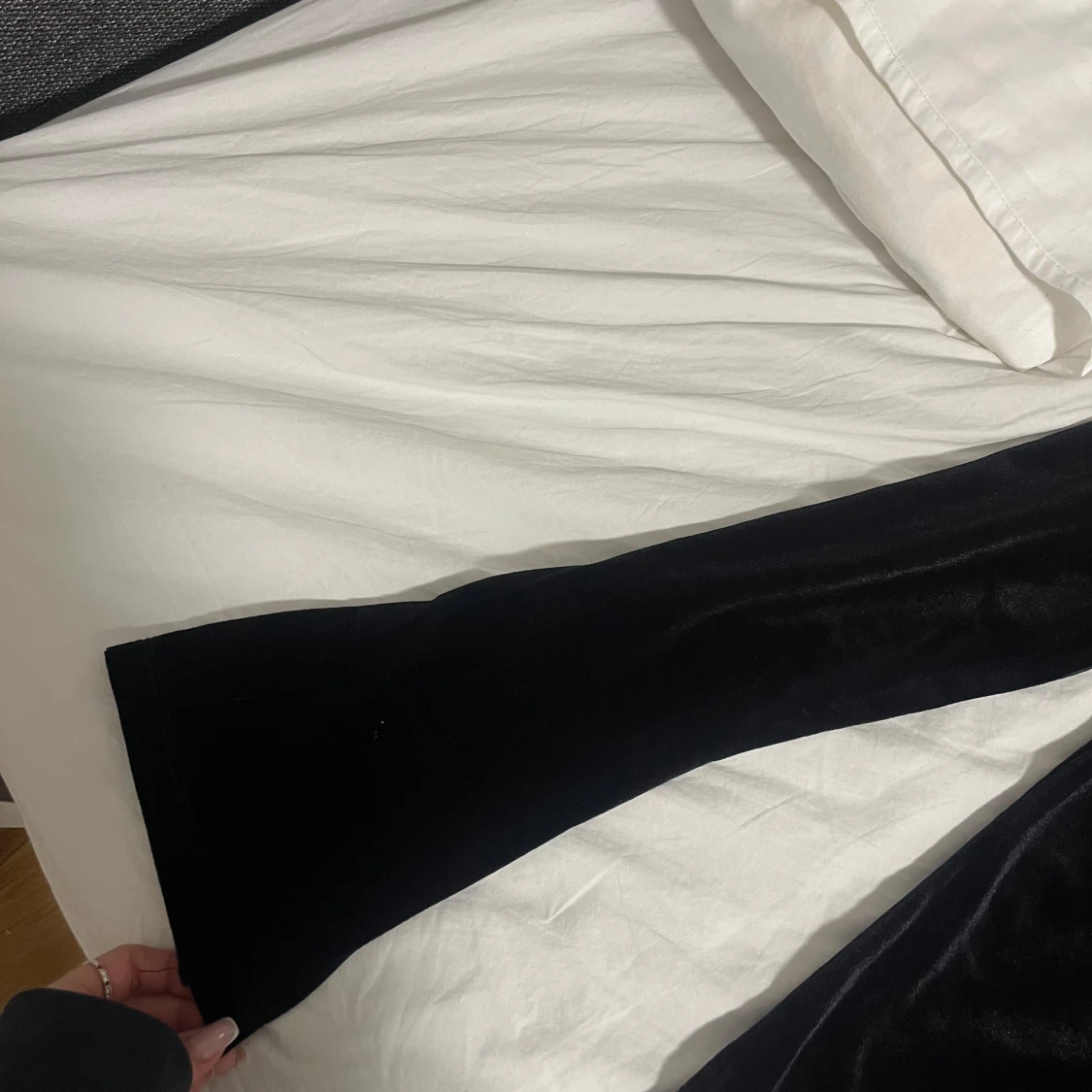 Svart sammetstopp från Lindex