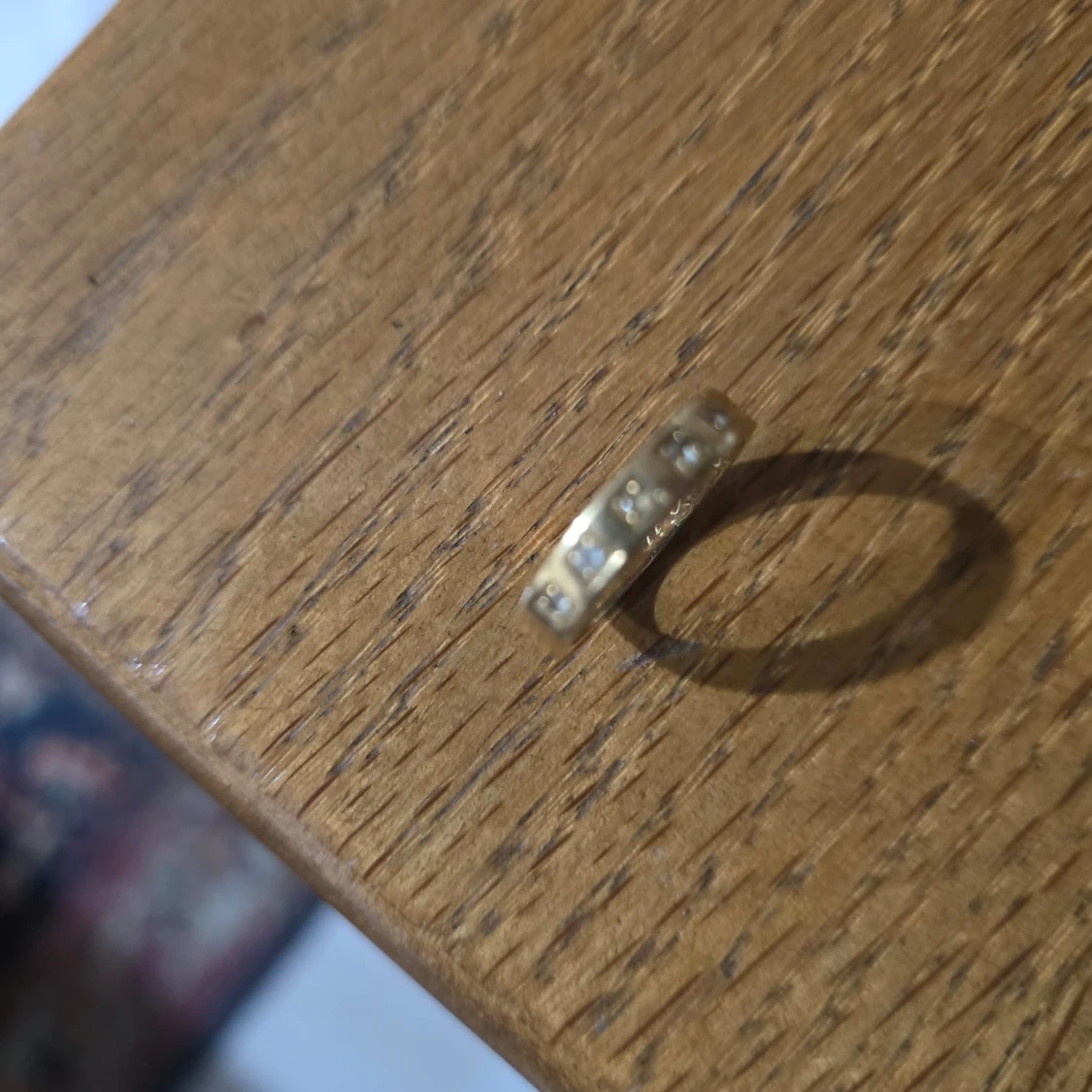 Guld ring med stenar 3.5 gram. - 90