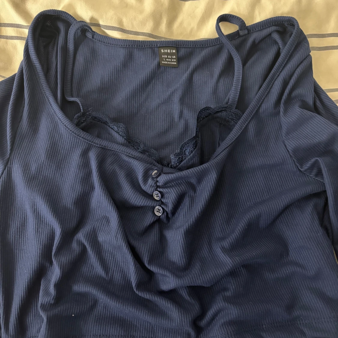 Mörkblå ribbad topp från Shein - 90