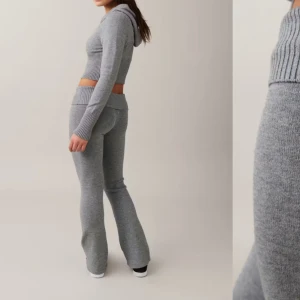 Knitted yoga - I nytt skick använd fåtal gången. Säljer settet för 199 storlek 170 i både överdel och underdel.