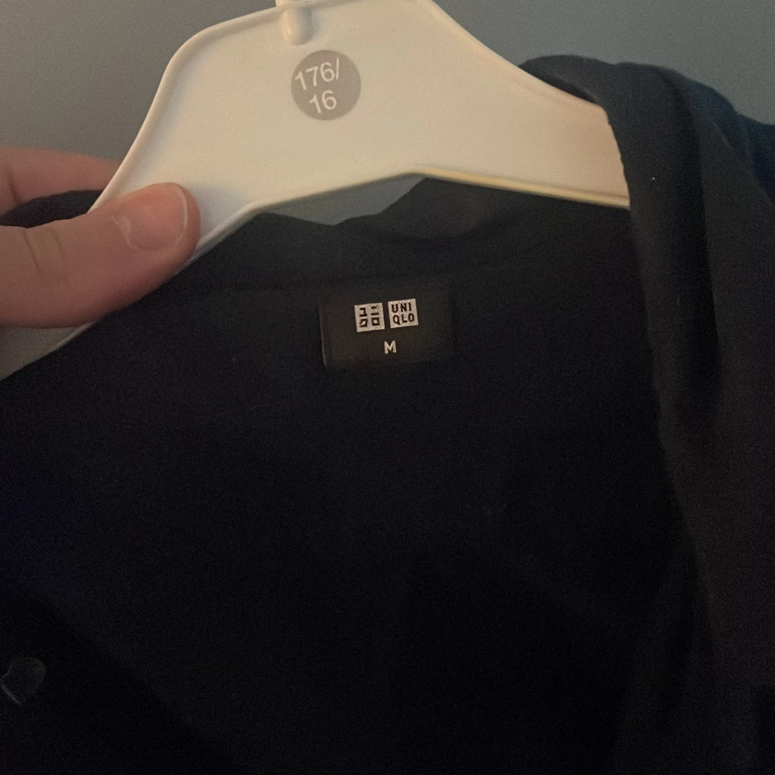 Mörkblå skjorta från Uniqlo - 91