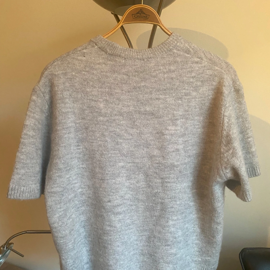 Grå stickad tröja från Gina  - 90