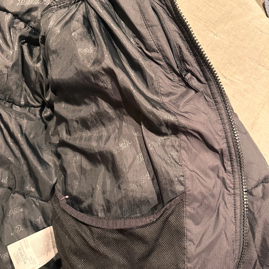 Svart pufferjacka från Dickies - 91