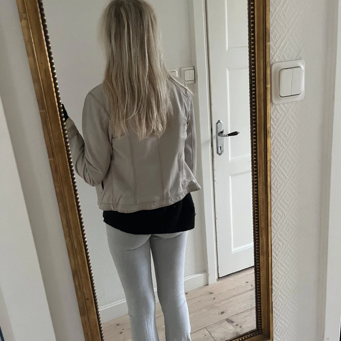 Fin läderjacka - 92