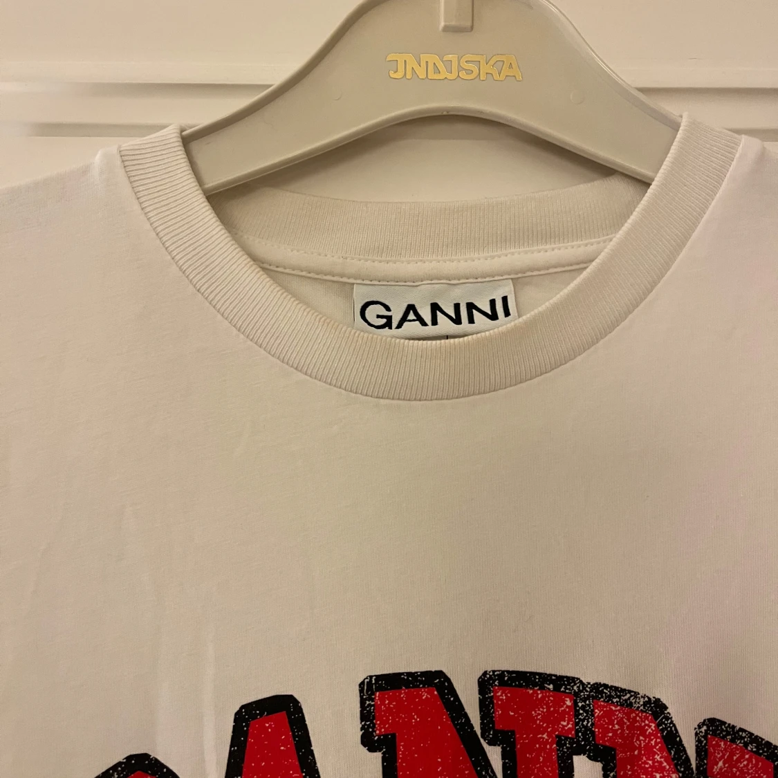 Vit t-shirt från Ganni  - 90