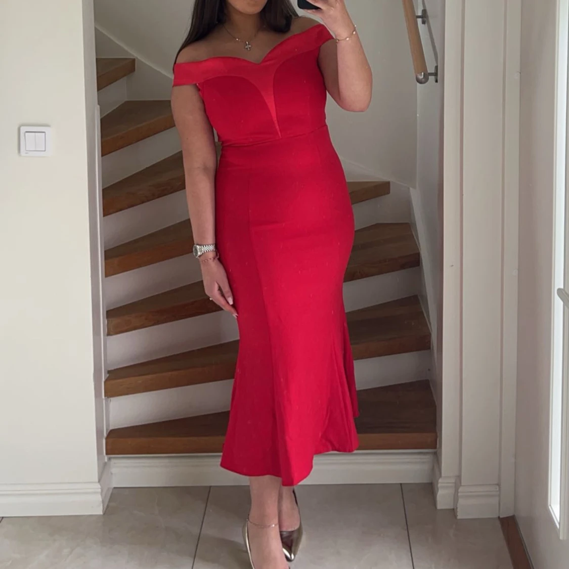 Röd offshoulder klänning