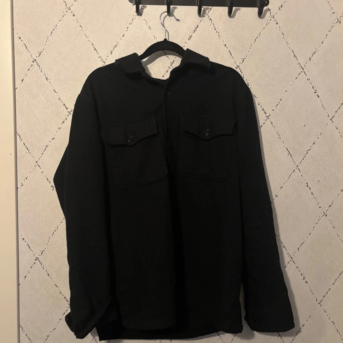 Svart overshirt - 90