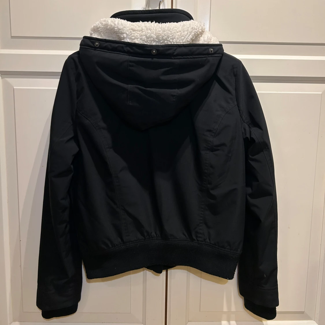 Hollister Jacka - 90