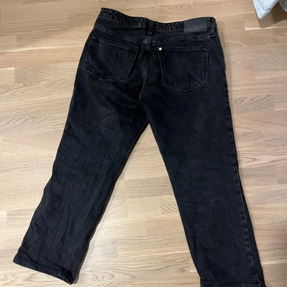 Jeans i perfekt skick. Säljer för att de är för stora för mig. Du kan erbjuda ett pris. Jeans & Byxor.