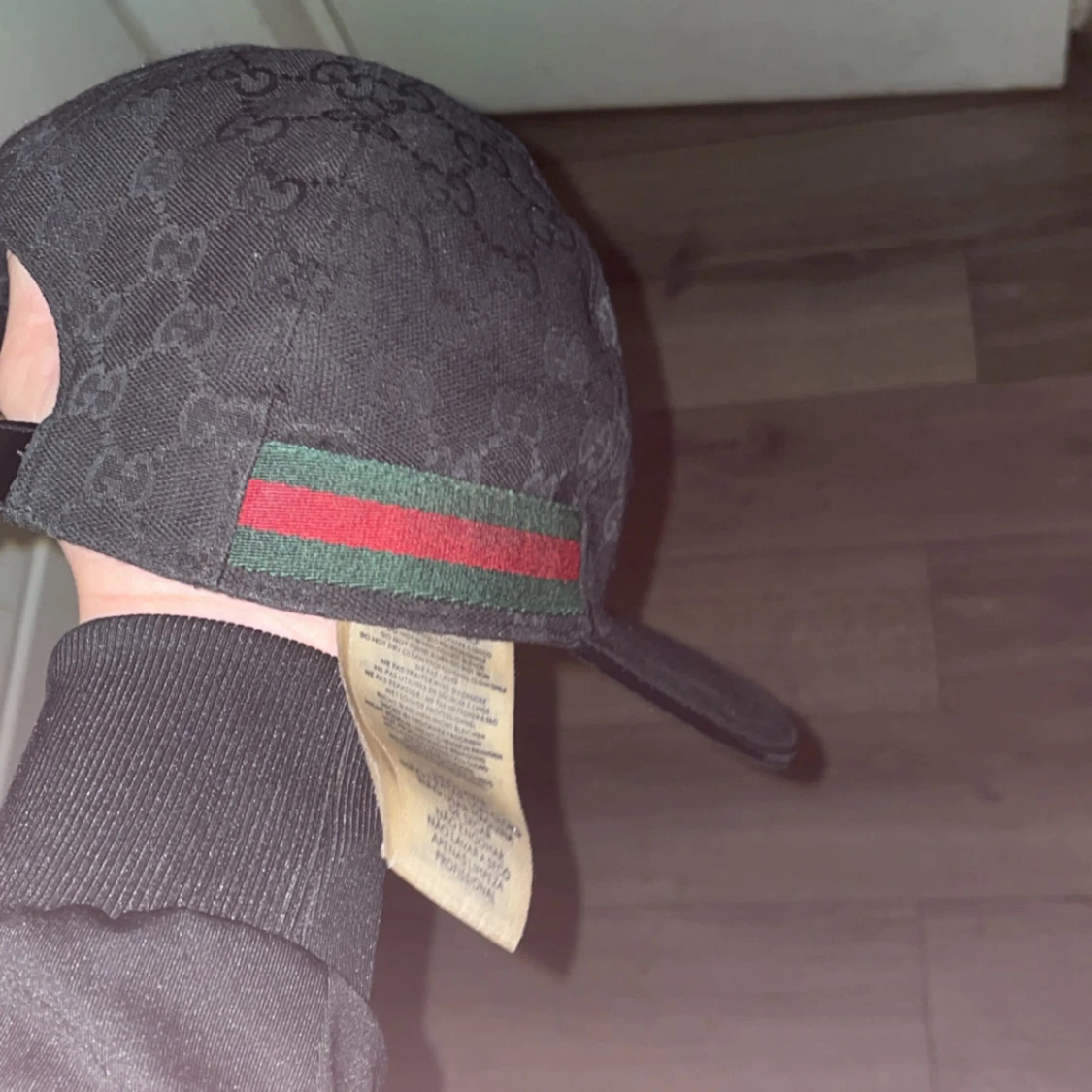 Gucci keps svart äkta  - 92