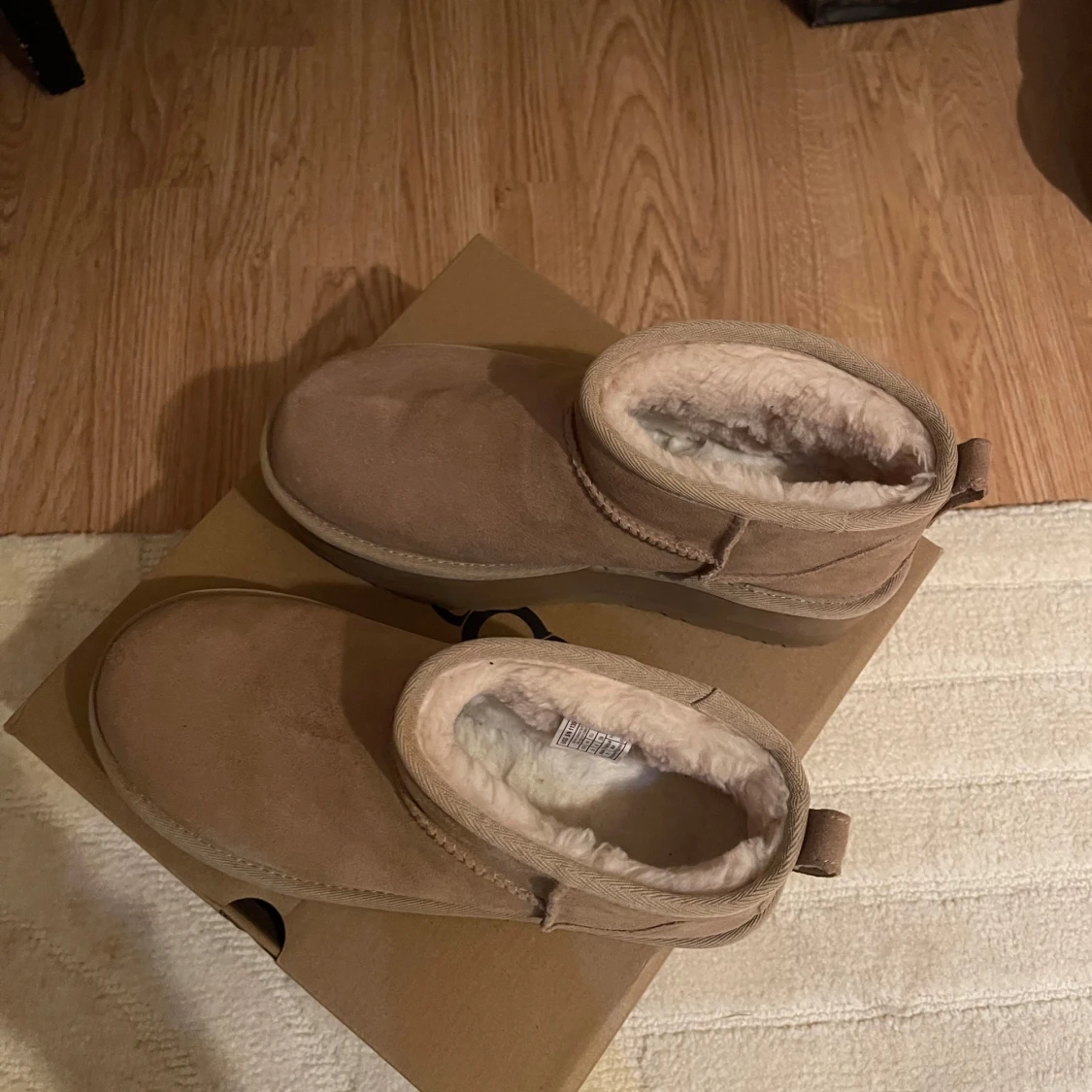 Beige UGG platform - 92