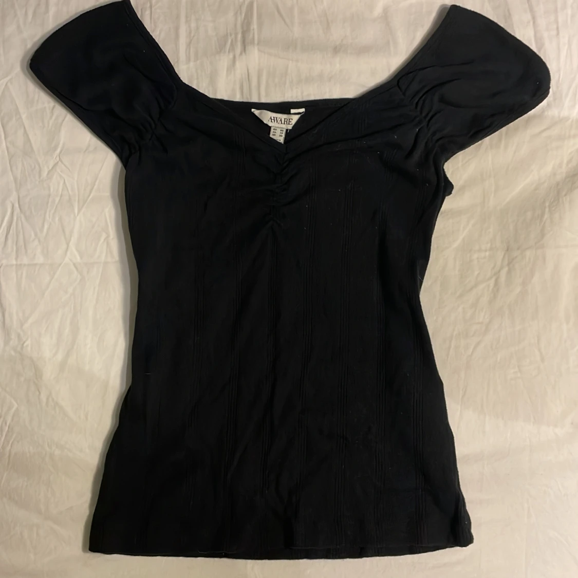 Svart topp från Aware