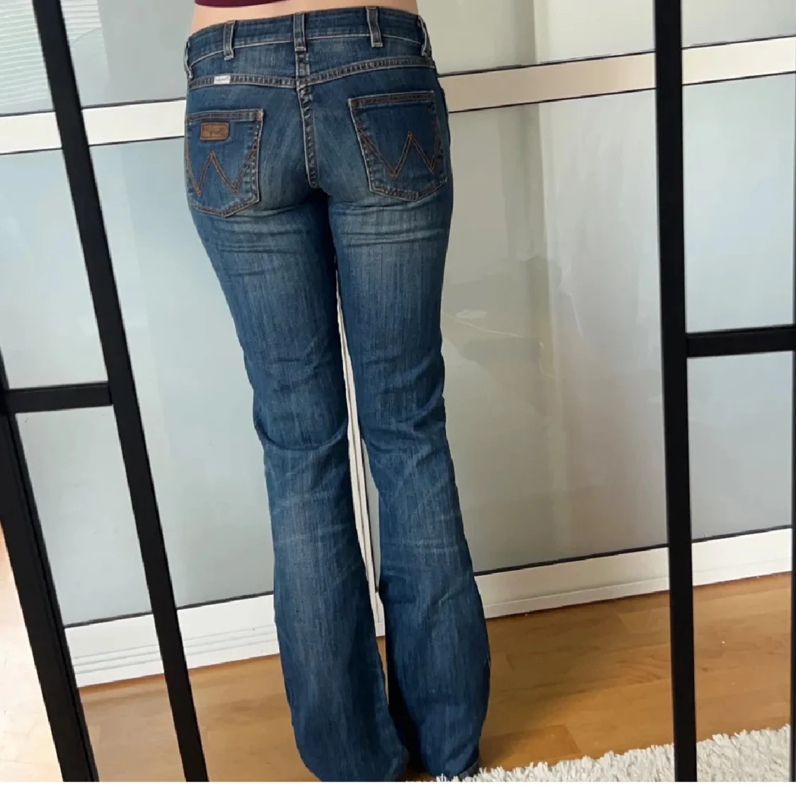 Blå jeans med bootcut - 90