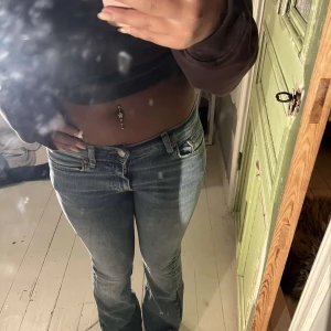 Blå jeans från Gina  - Ett par blå jeans från hicka i mycket bra skick! 