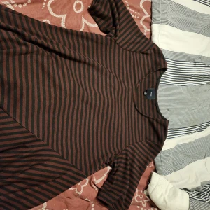 Tunika/klänning - Fin tunika/ kan gå som kort klänning . Medium