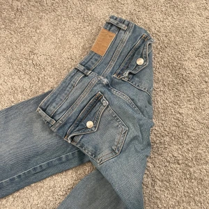 Jätte fina jeans ifrån lager 157!  - Storlek xss men ör lite stora så skulle kunna säga att de är xs 😊 bootcut 