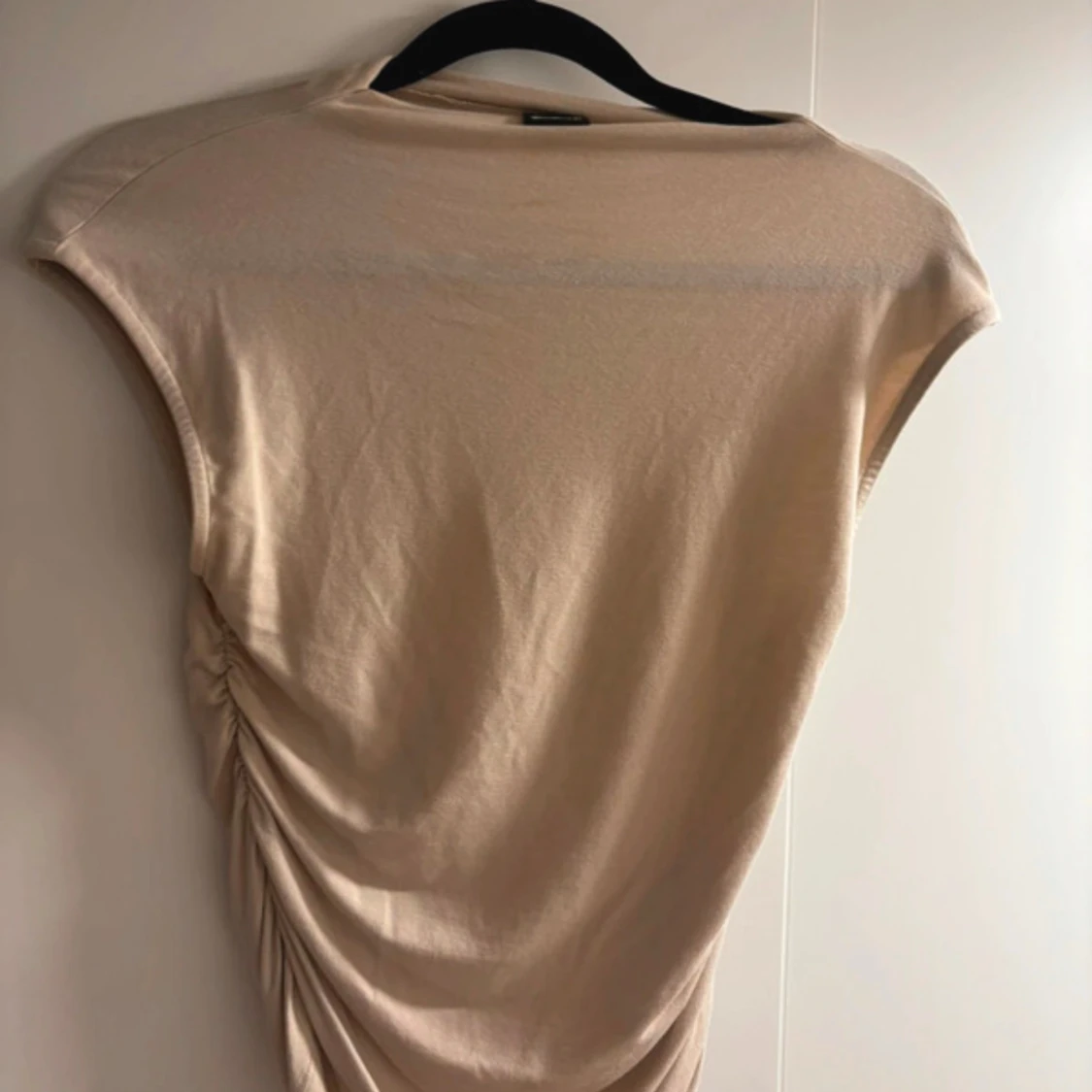 Beige topp från Gina Tricot
