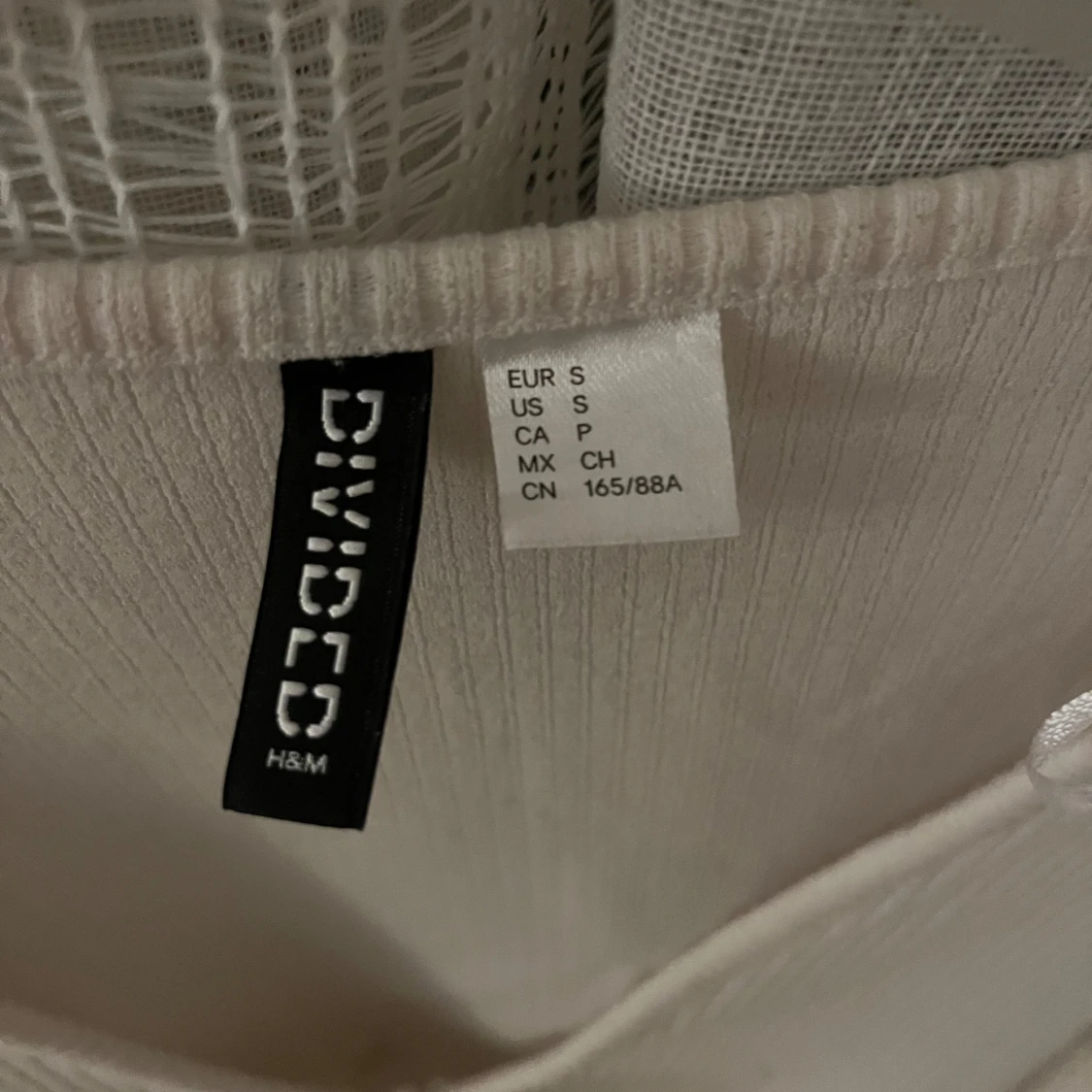 Beige ribbad tröja från H&M Divided - 90