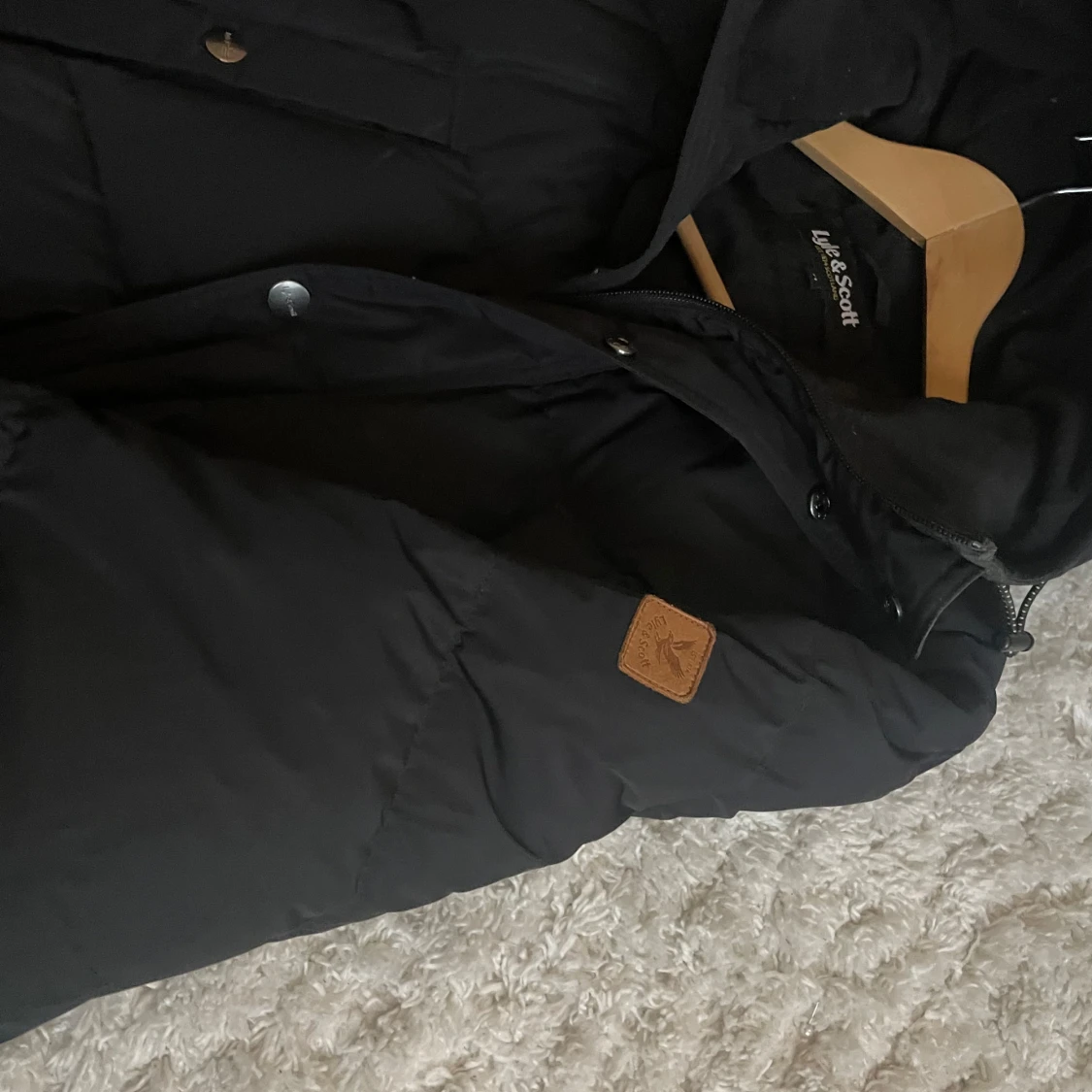 Svart pufferjacka från Lyle & Scott - 91