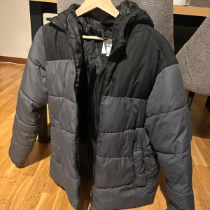 Vinterjacka Herr - Vinterjacka från Jack & Jones. Storlek M. 