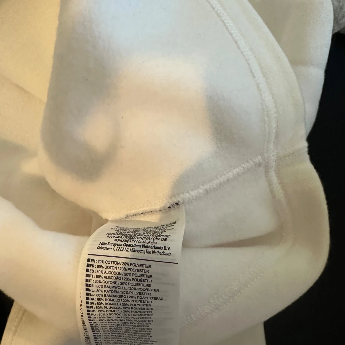 Nike- vit tröja med hög krage  - 91