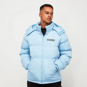 Ljusblå pufferjacka från Hoodrich - Säljer en snygg ljusblå pufferjacka från Hoodrich. Jackan är perfekt för kyliga dagar med sin vadderade design och har en dragkedja framtill. Den har en normal passform och är långärmad. Perfekt för höst och vinter!. Den är äkta direkt från jd.