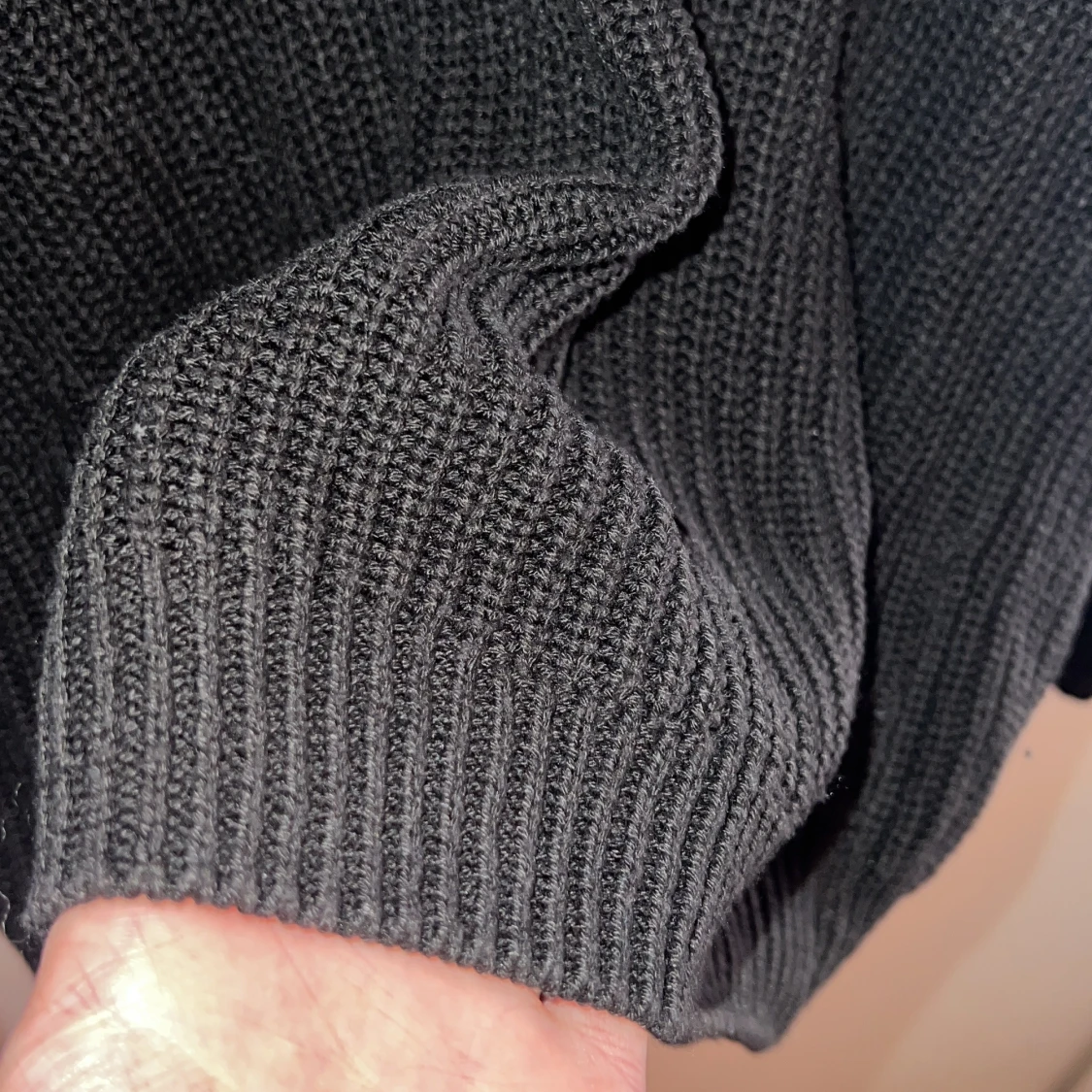 Svart stickad tröja - 91