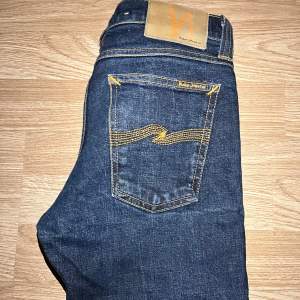 Säljer dessa Nudie jeans, dem är i väldigt bra skick utan defekter