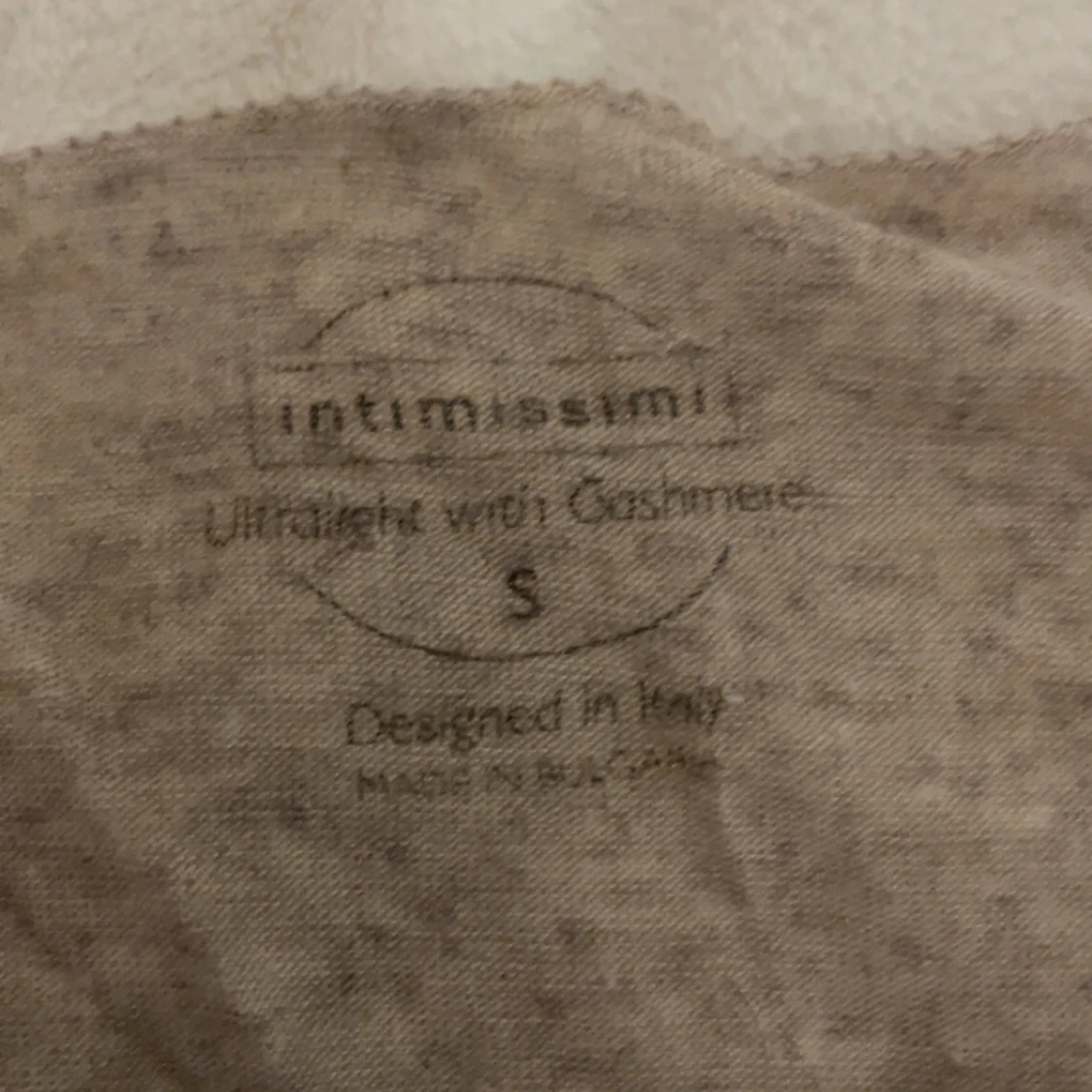 Beige tröja från Intimissimi - 92