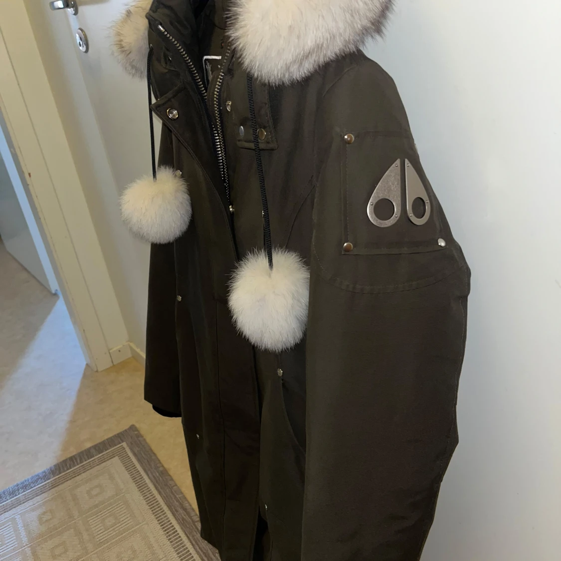 Grön parkajacka med pälskrage - 92