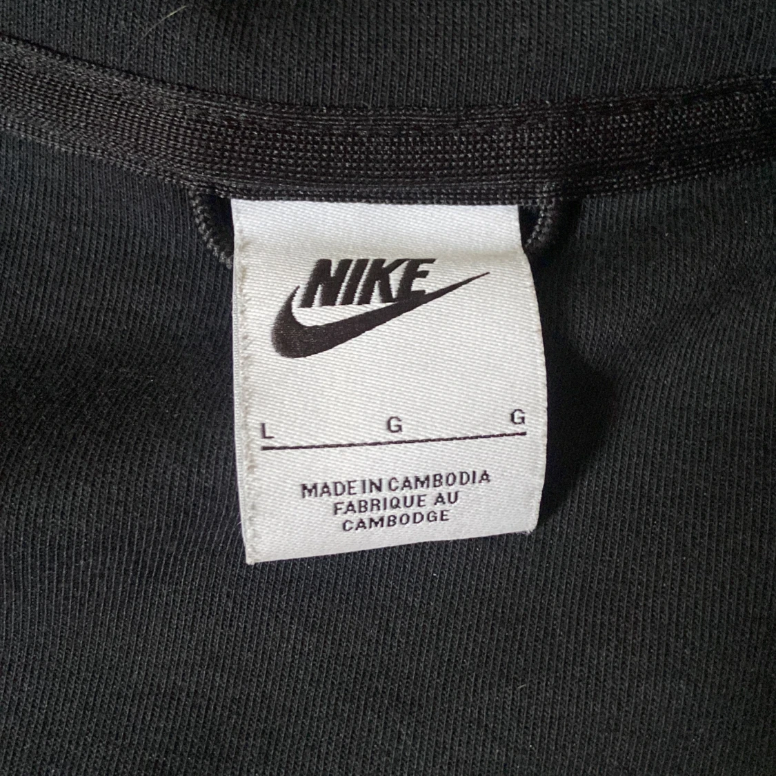 NIKE TECH GRÅ/SVART M/L - 90