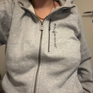 Sail racing kofta  - -oanvänd  -köpt för 1500kr -vill ej ha denna  Priset går att diskutera 