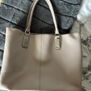 Väska  - Fin skol väska 