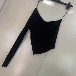 Tröja  - Tröja med en ärm i mycket gott skick 