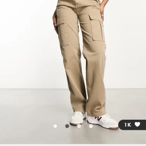 Pull&Bear Cargo Pants - Dem är okej skick använder inte dem för jag har växt ut dem 