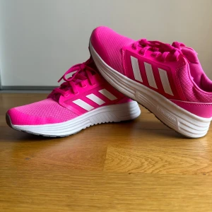 Adidas galaxy 5 sneakers - ⚜️Used only 2 times ⚜️Perfect condition ⚜️No defects ⚜️Selling because its to small for me