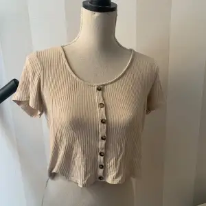 Beige ribbad tshirt 