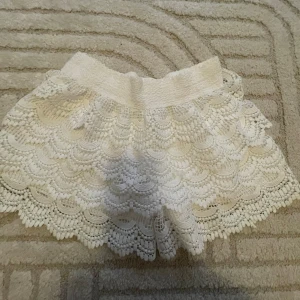 Spets shorts - Inga fläckar  Säljer pga de int ekonomer till användning 