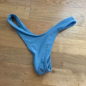 Blå bikinitrosa från Shein, endast använd fåtal gånger, mycket bra skick, storlek XS. Nypris 89kr, mitt pris 15kr.