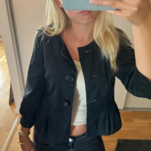Snygg trekvartsärmad jacka  - Såå snygg trekvartsärmad jacka, är i bra skick 