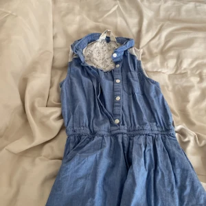 Fin jeans klänning!! - Jätte fin jeans klänning och väldigt bra skick!