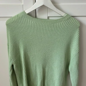 Grön stickad tröja - Grön stickad tröja i gott skick 