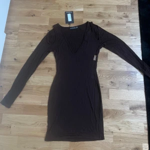 Klänning brun  - Oanvänd 