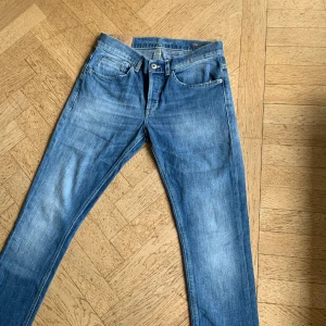 Dondup George  - Dondup jeans[]Modell-george skinny fit[]Bra skick[]Storlek 31[]Pris-diskuterbart MVH