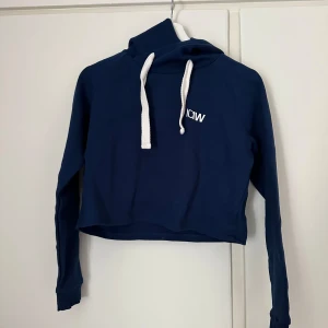 ICIWILL hoddie - Säljer min fina träningshoddie då den inte kommer till användning längre. Superfin så hoppas den blir väl använd hos någon annan. Köparen står för frakten 🫶🏻