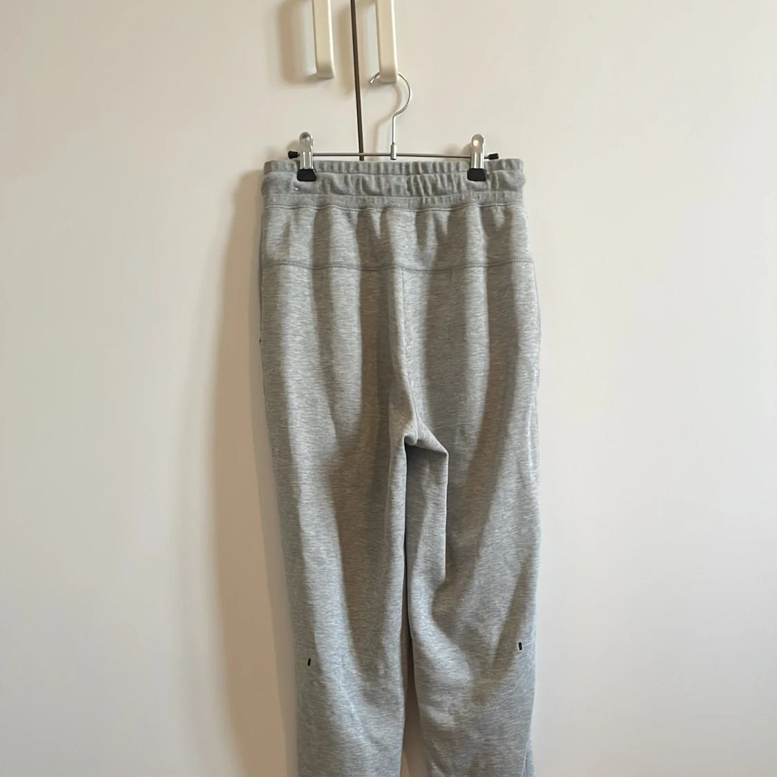 Grå mjukisbyxor från Nike - 90